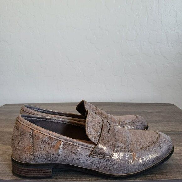 Clarks Metallic Copper Trish Rose Loafer Slip-On Shoe Faux Leather Size Womens 8 - Picture 1 of 9